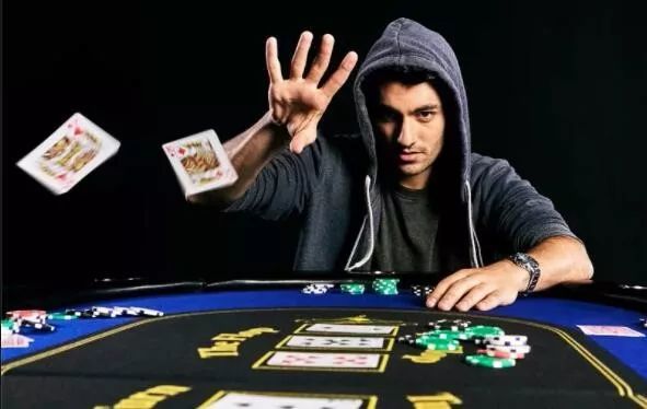 看到对手亮出同花，你确定自己赢了吗？